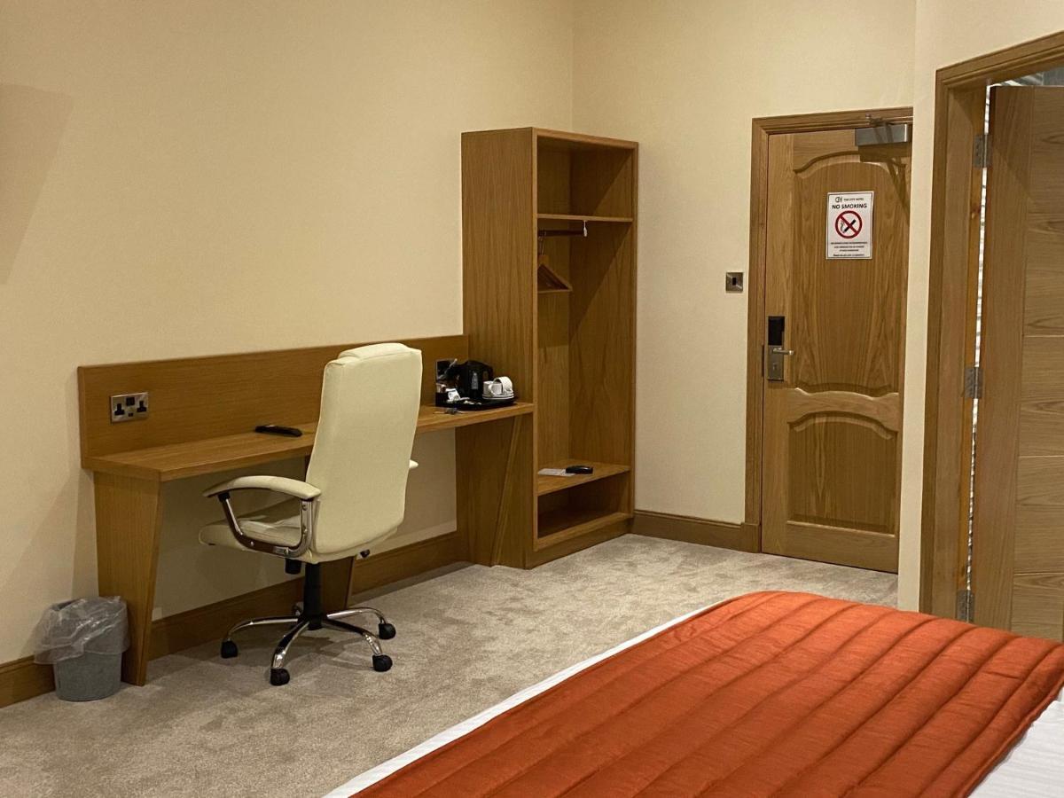 The City Hotel Dunfermline Ngoại thất bức ảnh
