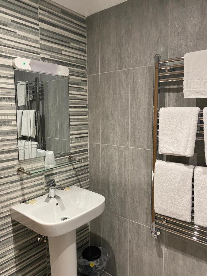 The City Hotel Dunfermline Ngoại thất bức ảnh