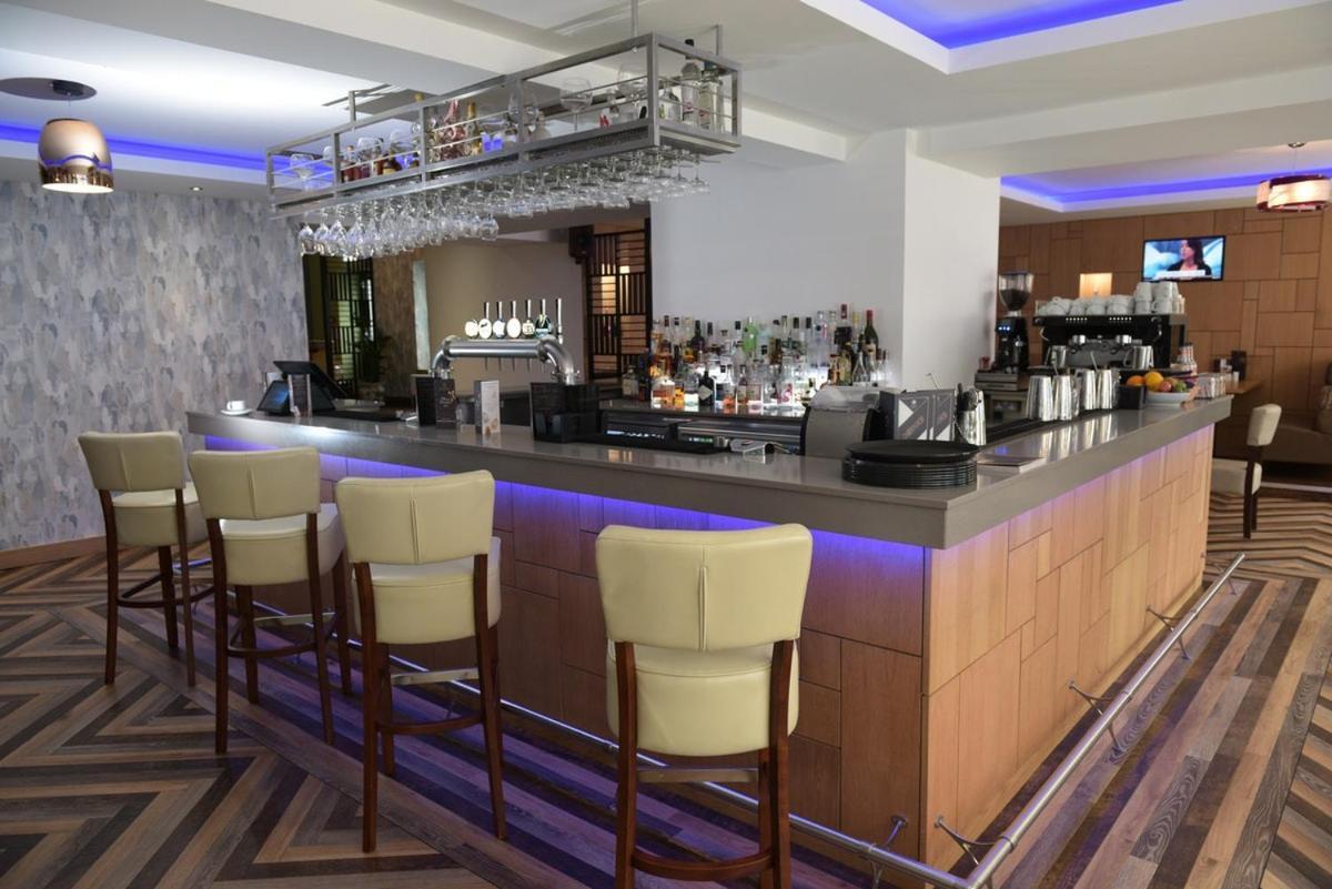 The City Hotel Dunfermline Ngoại thất bức ảnh